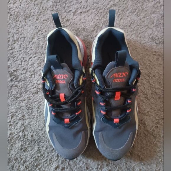 Nike Air Max 270 React Sneakers Grade School Size 5Y, BQ0103-015 PRE-OWNED - Picture 4 of 7